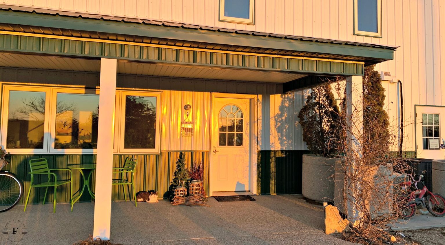 Sleep With The Cows At New Day Dairy Guest Barn